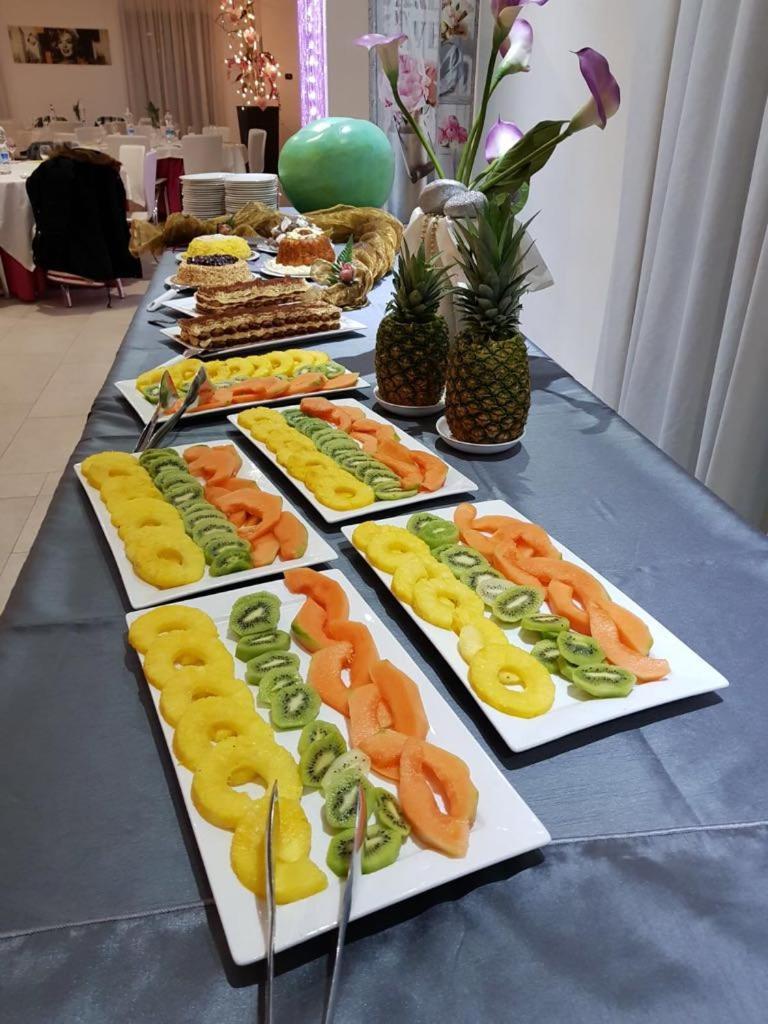 曼哈顿田园酒店 苏尔莫纳 外观 照片