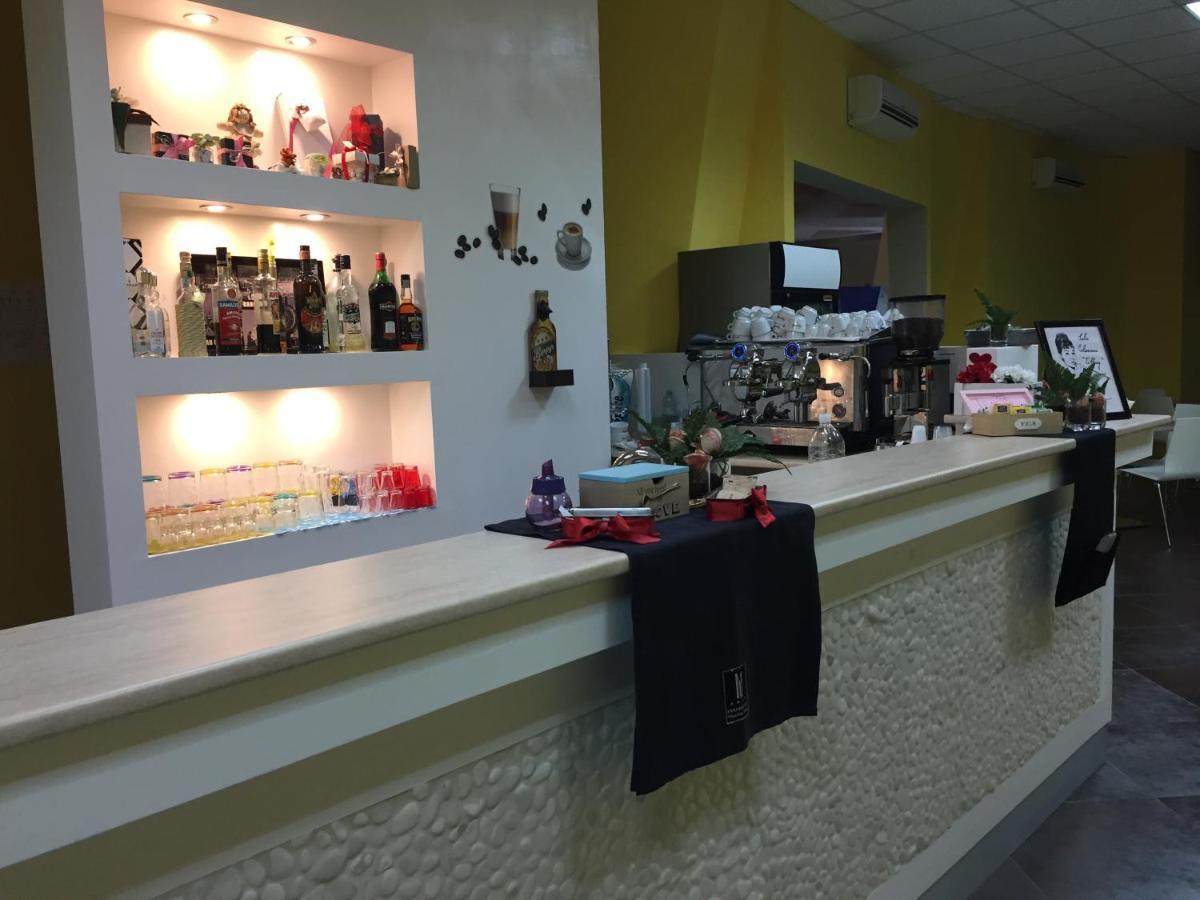 曼哈顿田园酒店 苏尔莫纳 外观 照片